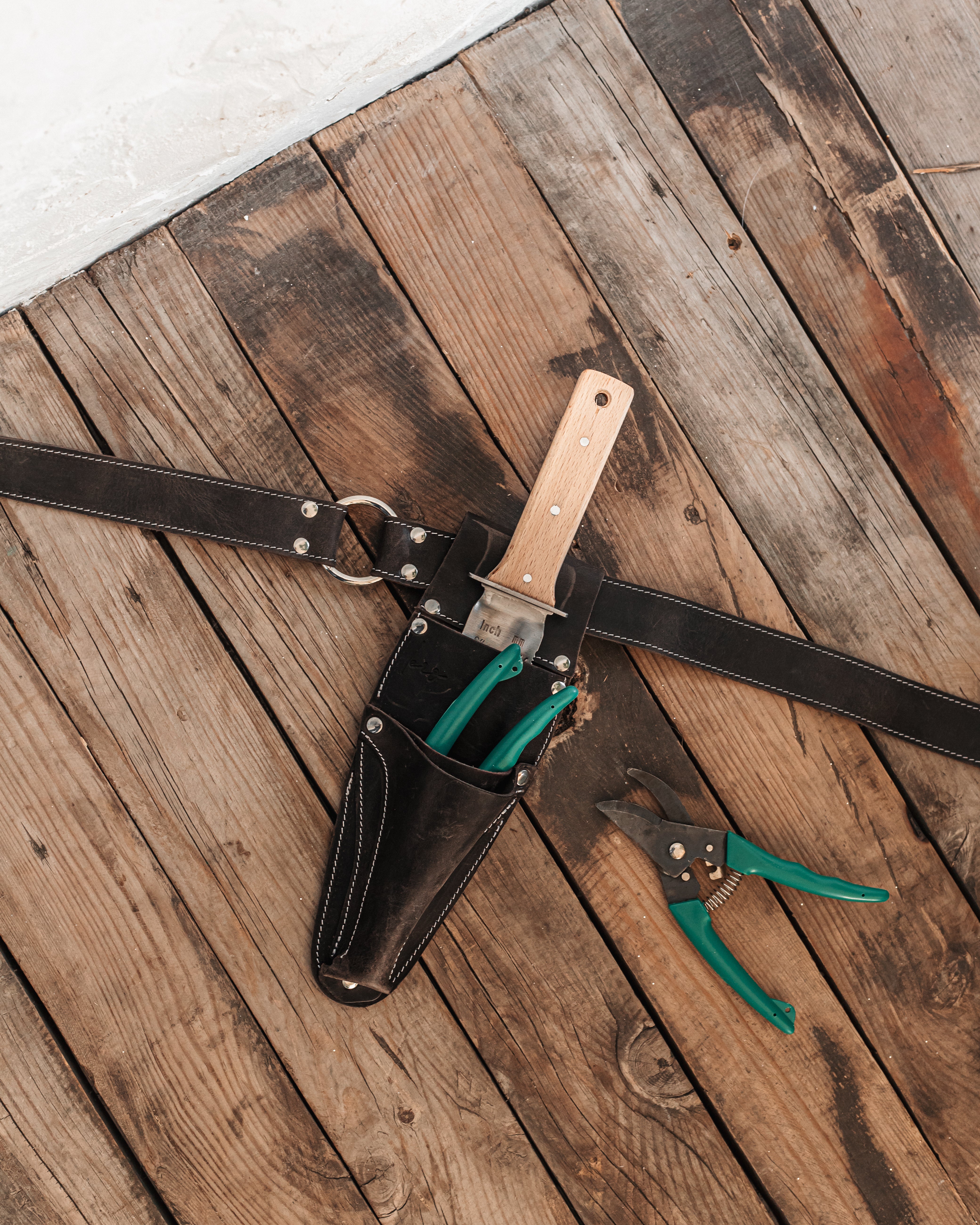 Hori Hori Leather Sheath belt.